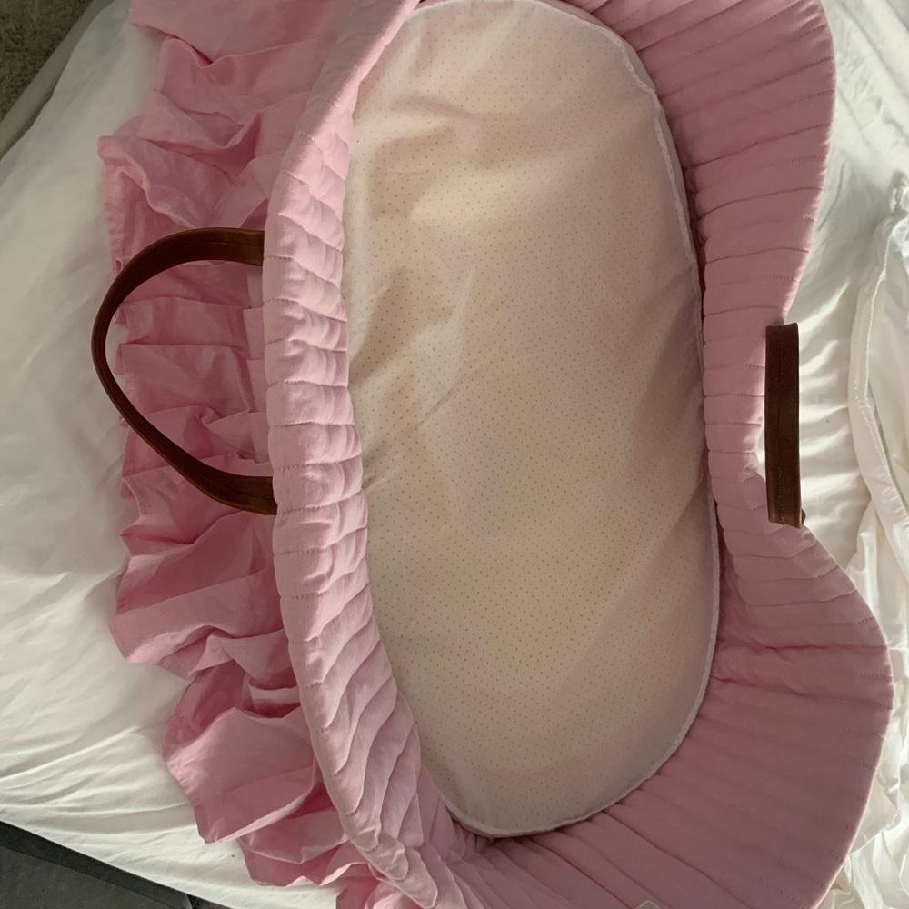 white & chic • pink moses basket for baby